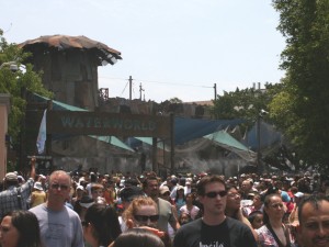 waterworld-queue-line-misting-theme-park